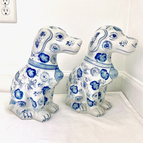 RARE HAND PAINTED BLUE AND WHITE CHINOISERIE DOGS - PAIR H: 12" - Picture 1 of 9